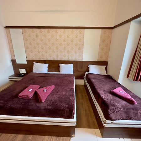 Hotel Laxmibai Palace Shirdi Esterno foto
