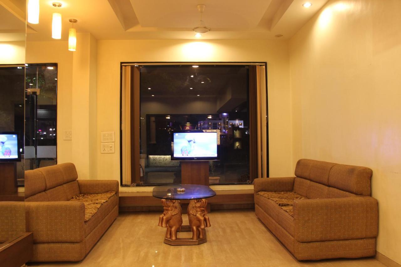 Hotel Laxmibai Palace Shirdi Esterno foto
