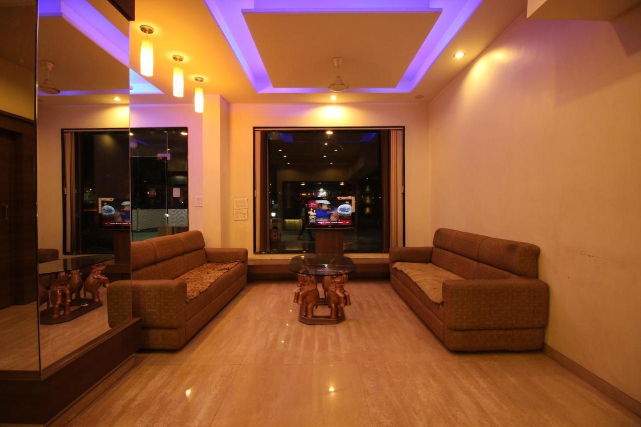 Hotel Laxmibai Palace Shirdi Esterno foto