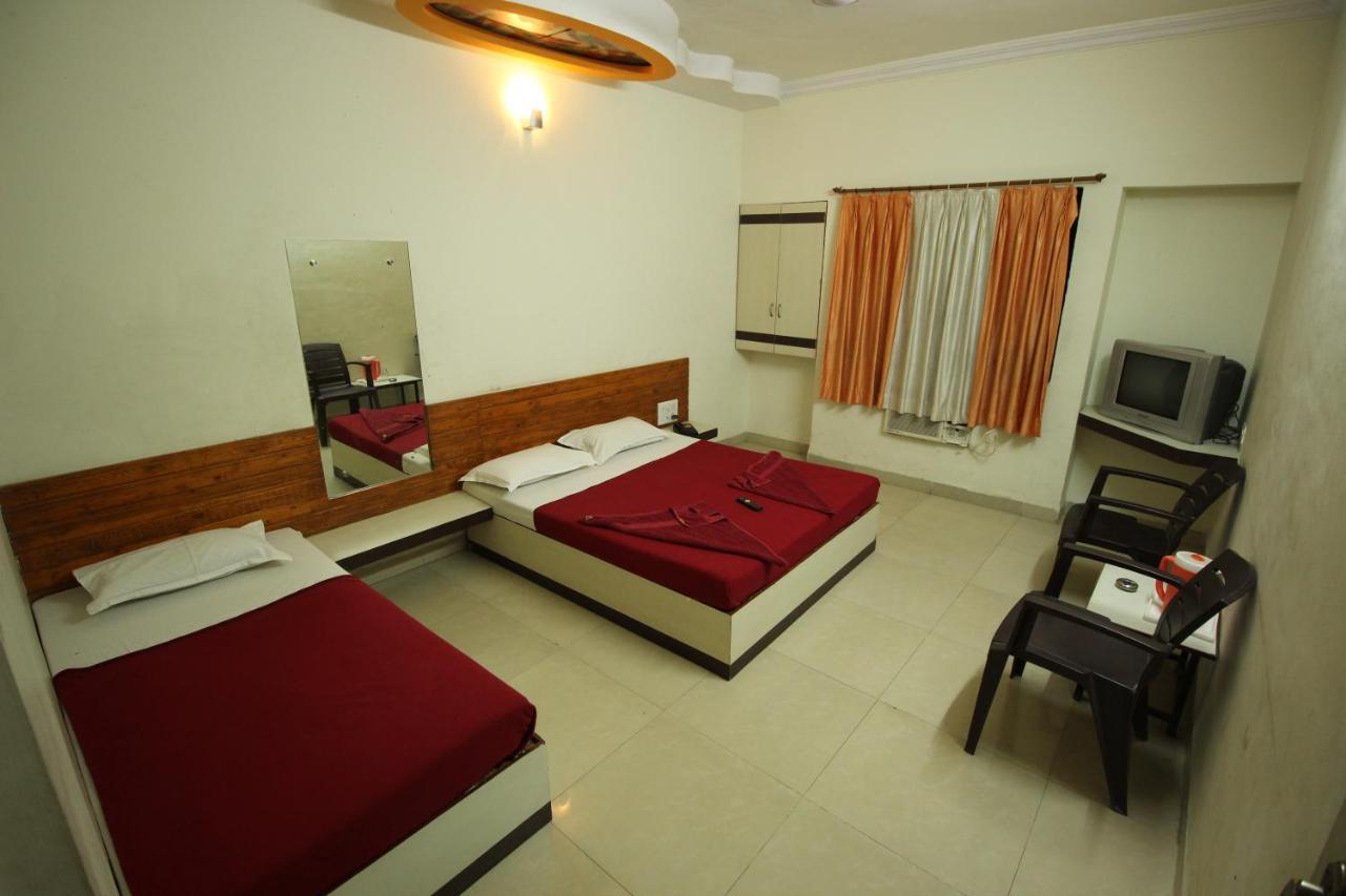 Hotel Laxmibai Palace Shirdi Esterno foto