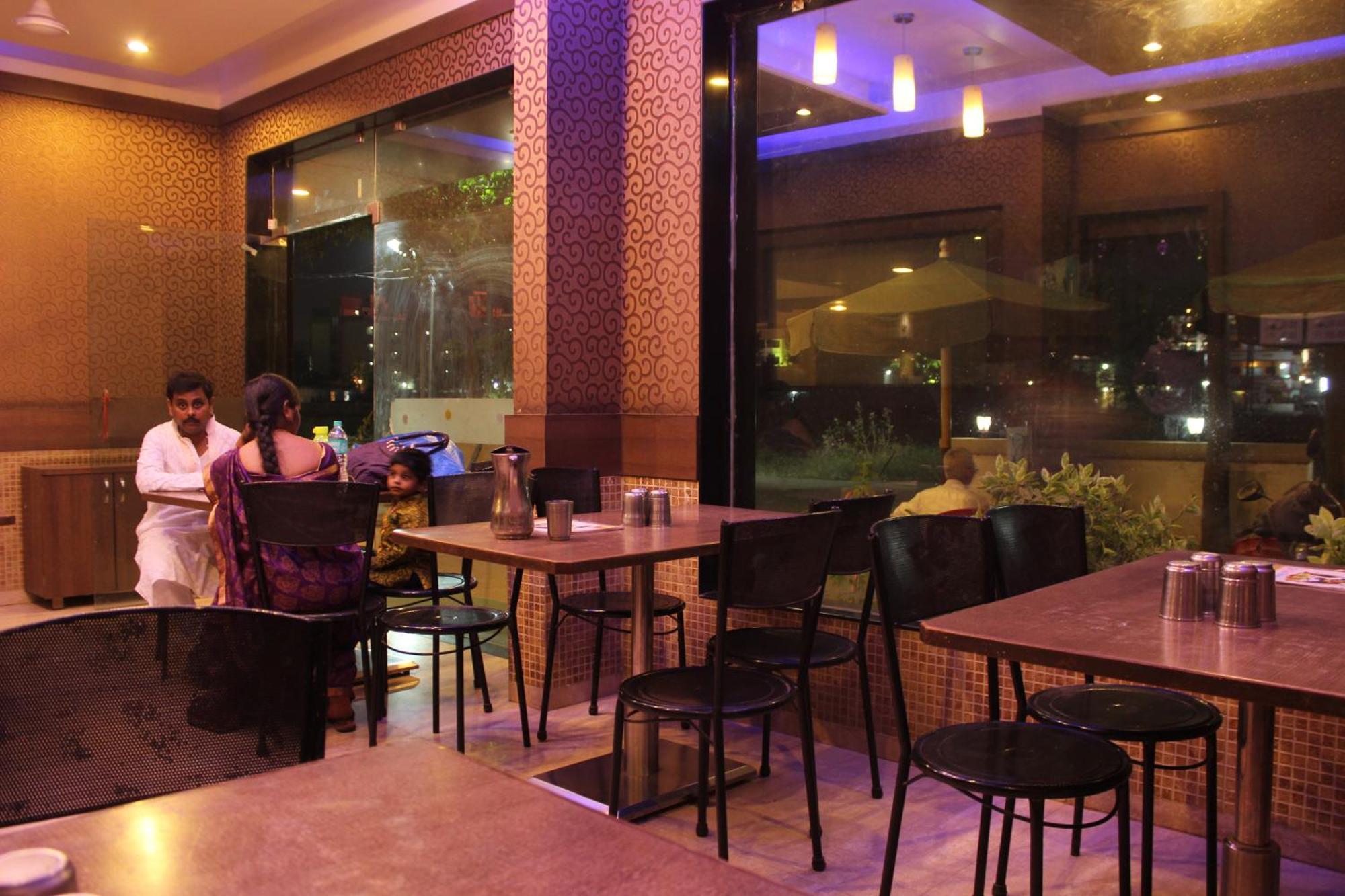 Hotel Laxmibai Palace Shirdi Esterno foto