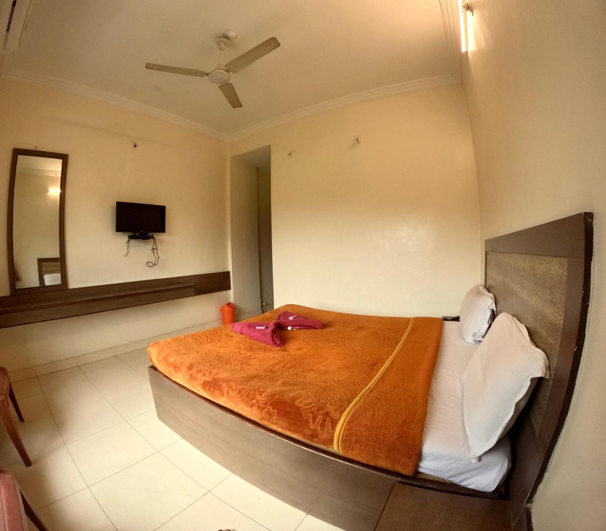 Hotel Laxmibai Palace Shirdi Esterno foto