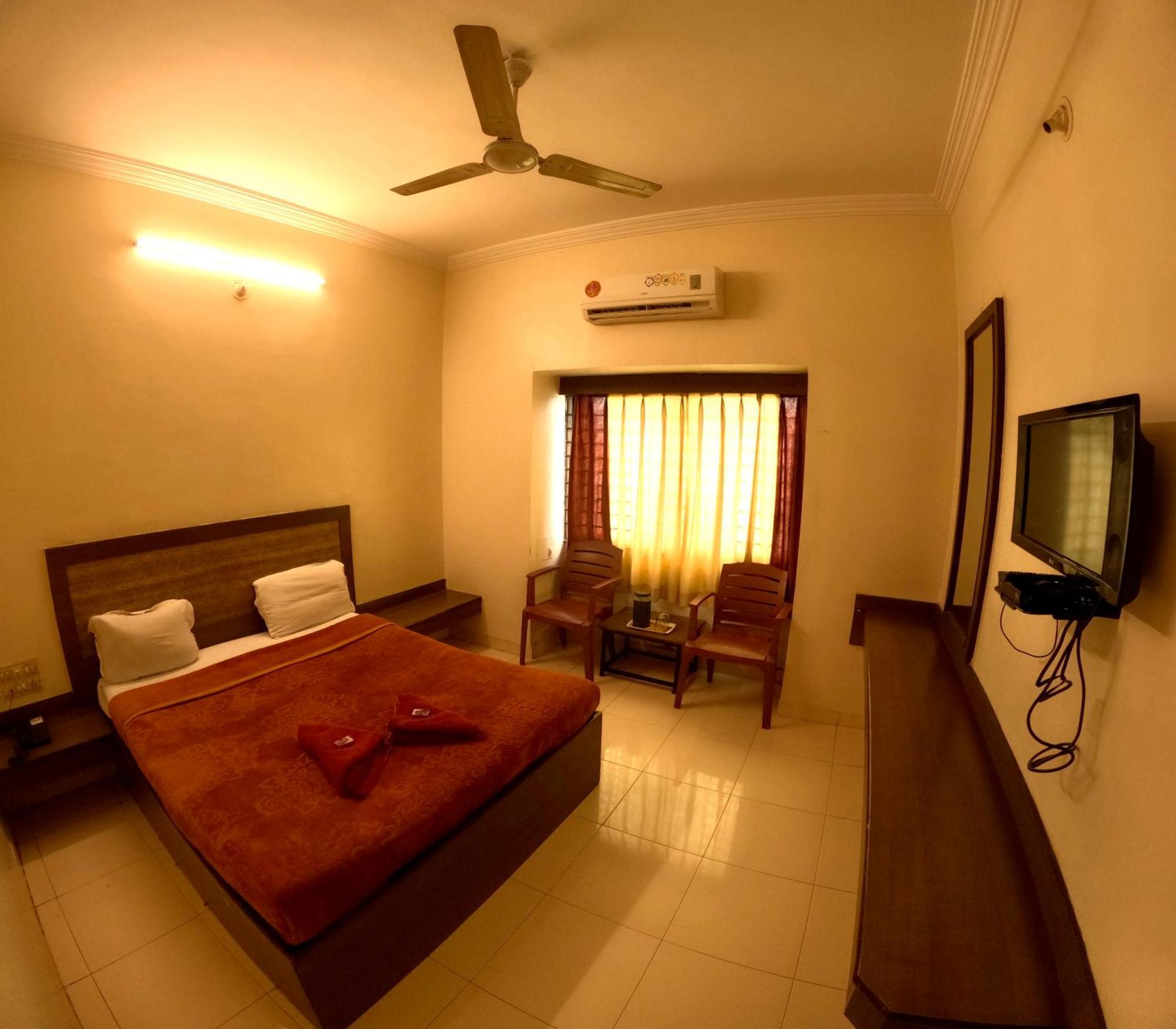 Hotel Laxmibai Palace Shirdi Esterno foto