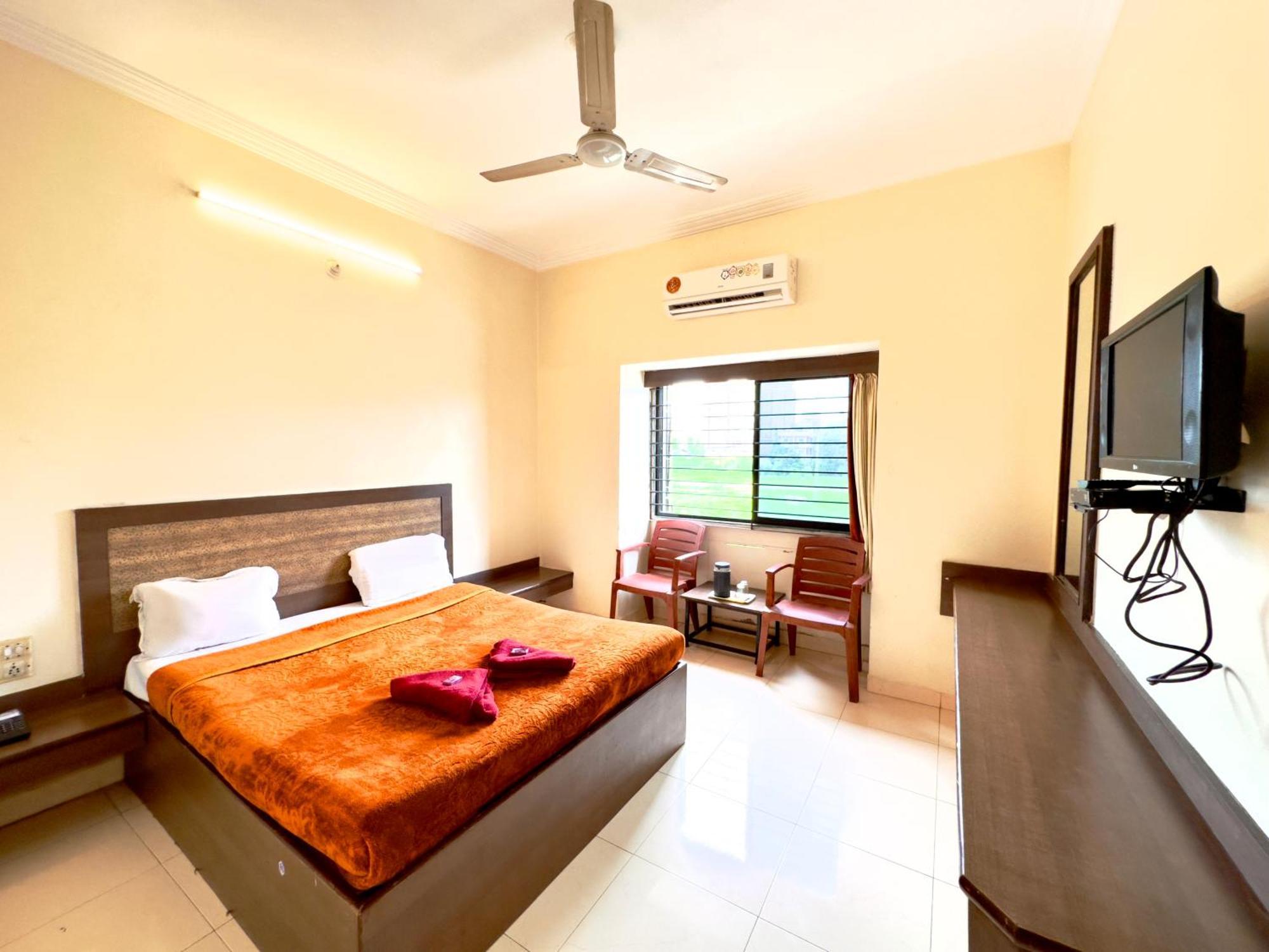 Hotel Laxmibai Palace Shirdi Esterno foto