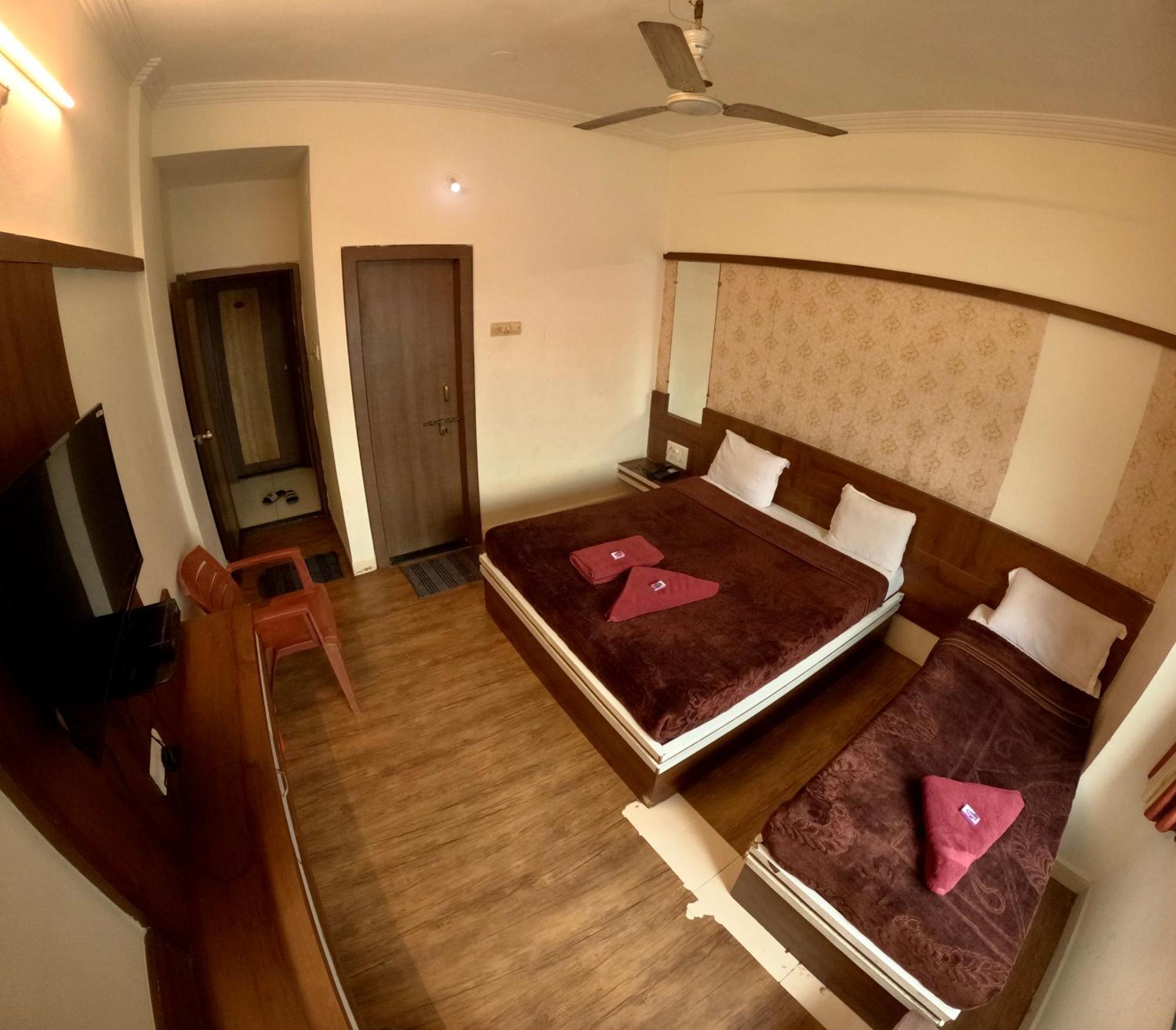 Hotel Laxmibai Palace Shirdi Esterno foto